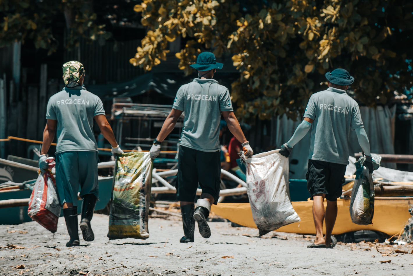 Personen bei der Arbeit auf den Philippinen WasteReduction